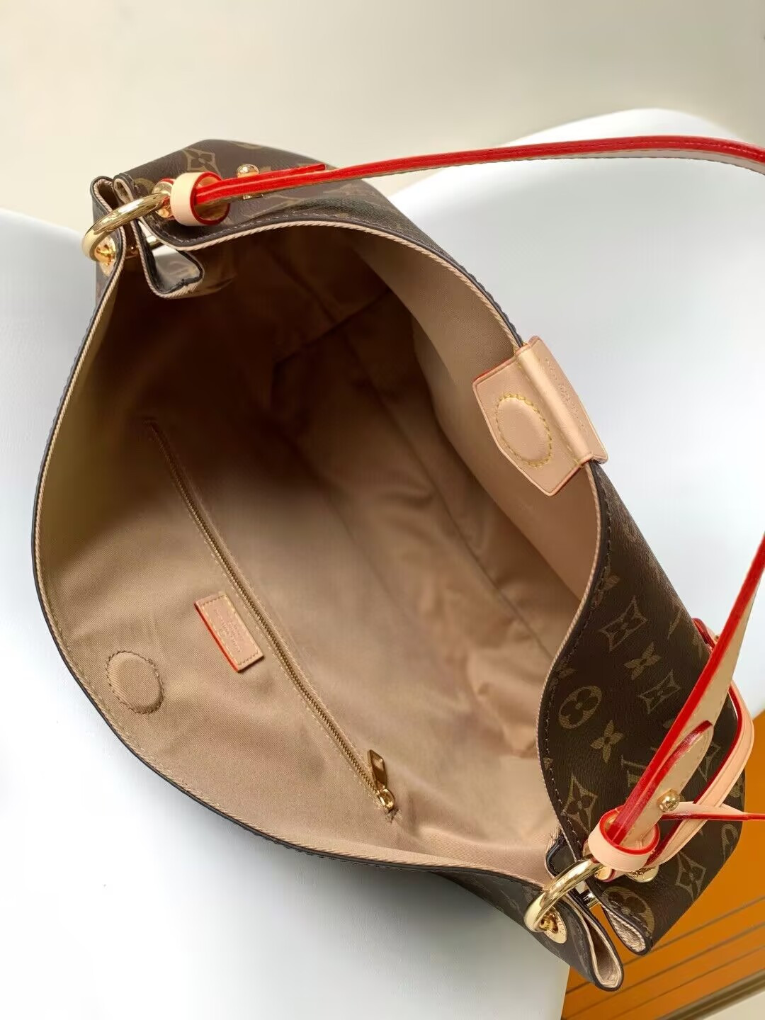 LV Graceful MM M43704 41x35x14cm