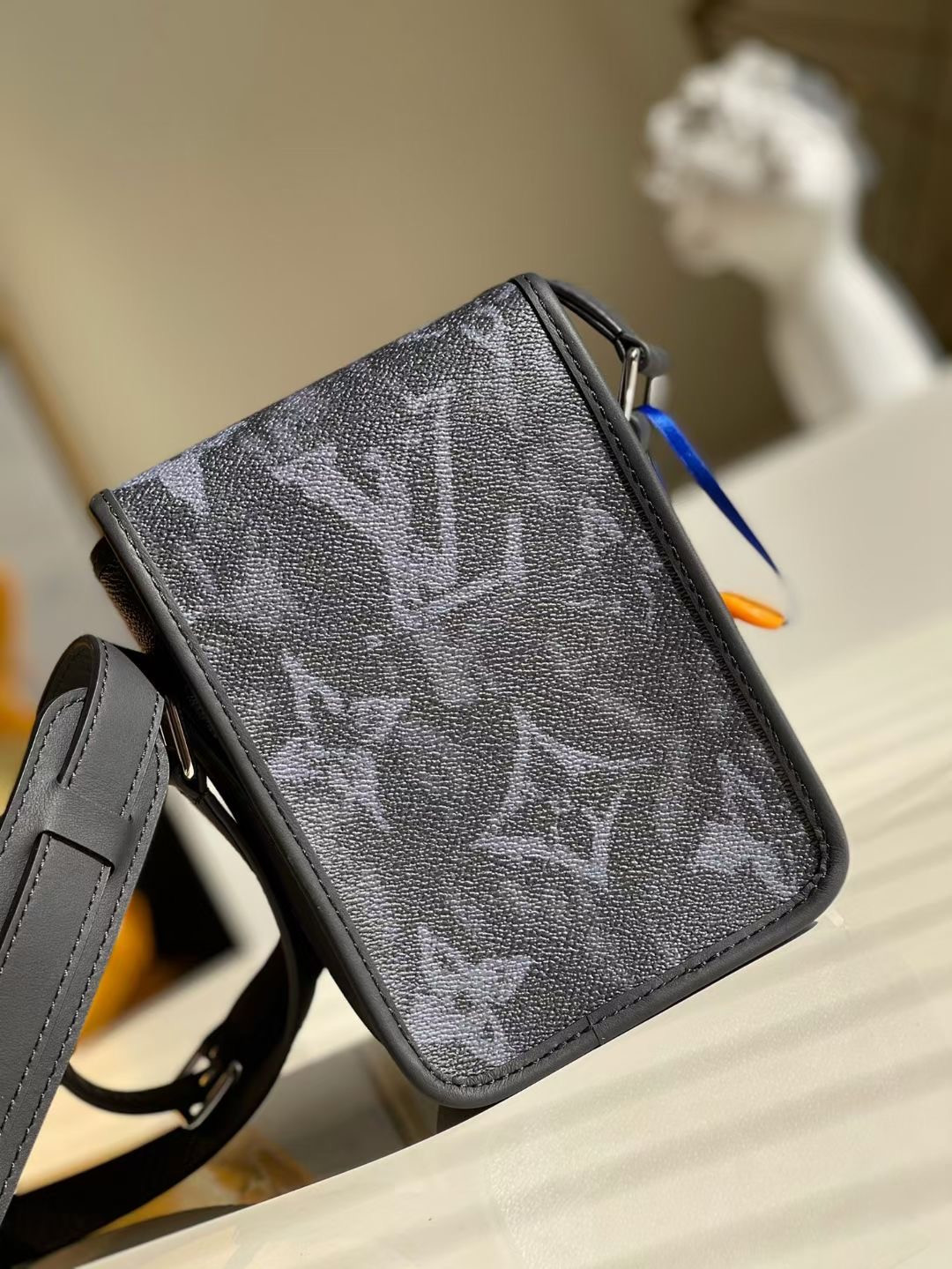 NANO AMAZON MESSENGER M45650