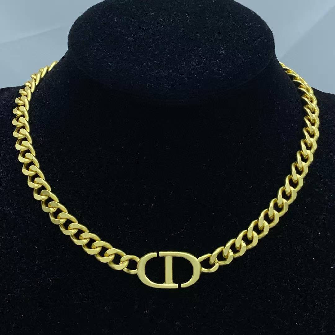 D*or 30 montaigne short necklace