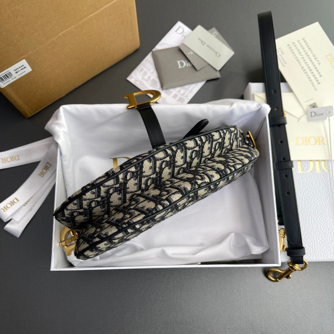 D*or saddle bag 25.5 ×20 x 6.5 cm