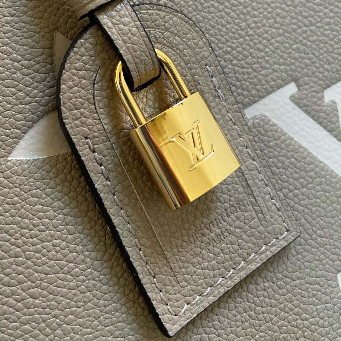 LV GRAND PALAIS M45842