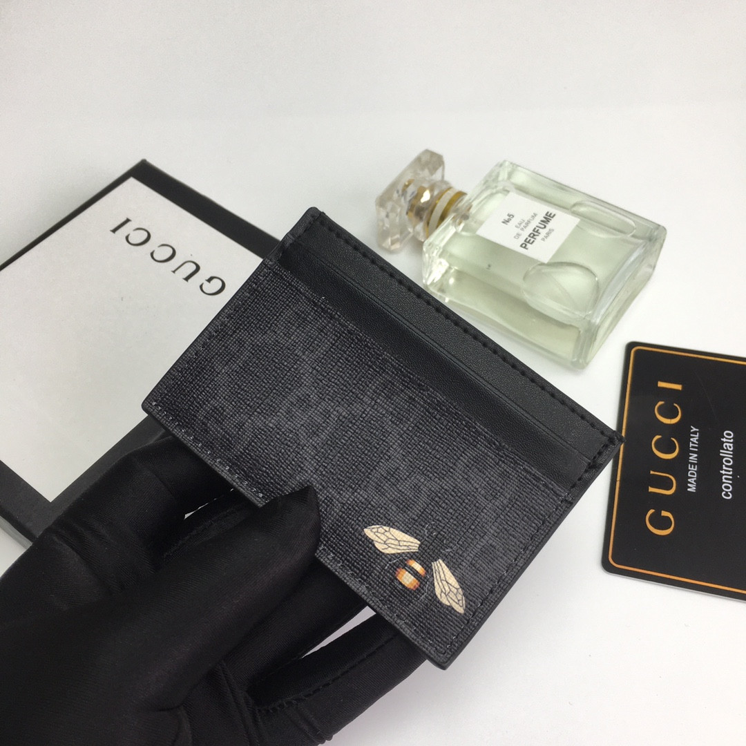 G*u*i gg  card case wallet