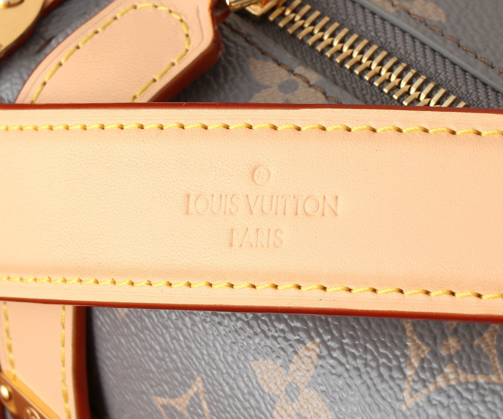 LV Side Trunk M12428 21x14x6CM