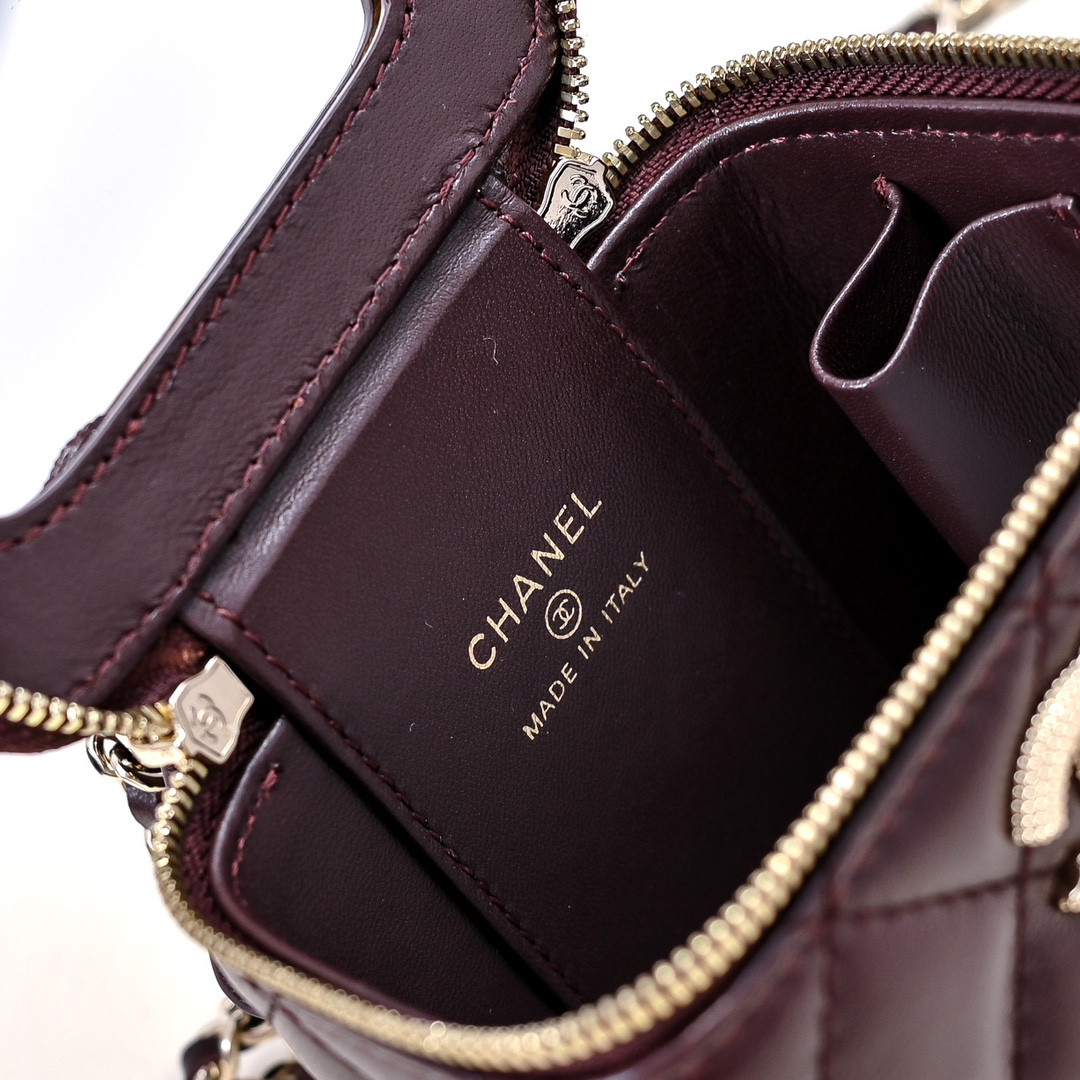 Ch*el small vanity with chain 8.5x11x7cm